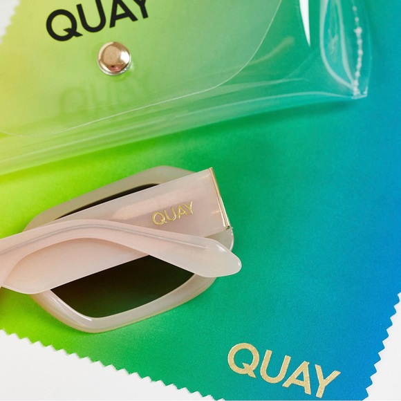 QUAY Hyped Up Sunglasses Milky Pink Frames Brown Gradient Lenses Unisex NWT - Picture 7 of 10